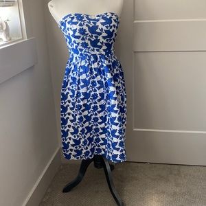 Blue and White Old Navy Strapless linen dress, size 4.